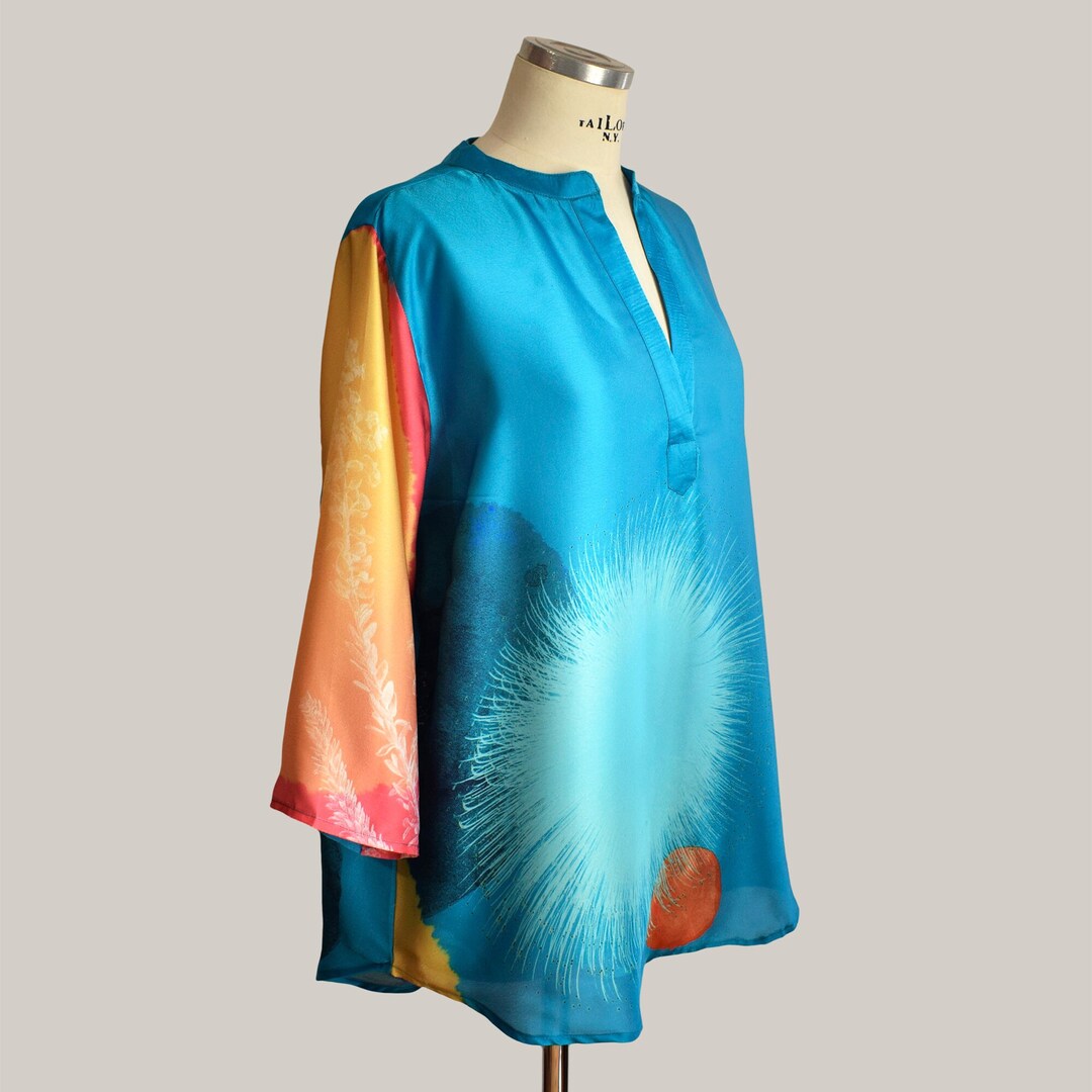 Women Silk Blend Grey Printed Tunic main image 0