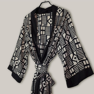 Ethnic kimono robe summer homewear with tribal geometric print, unisex lightweight bohemian clothing