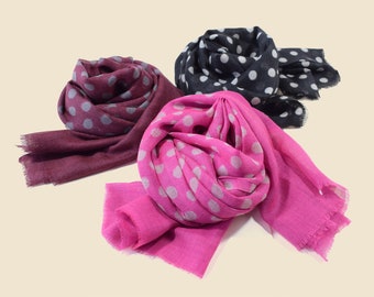 Feiner Wollschal mit Tupfenmuster, schwarz-rosa weinroter Tupfenschal