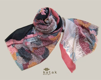 Pañuelo lana seda mujer estampado colores otoño y mapa de flores