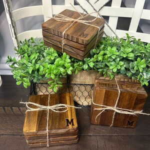 Juego de 4 posavasos de madera personalizados: monograma quemado, regalos de bar, regalo de inauguración de la casa, posavasos de madera, monograma, regalo de boda imagen 19
