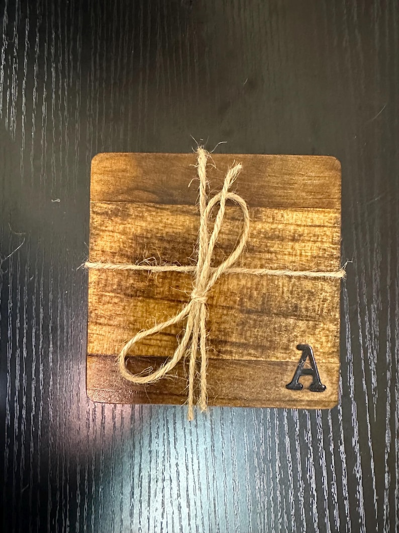 Juego de 4 posavasos de madera personalizados: monograma quemado, regalos de bar, regalo de inauguración de la casa, posavasos de madera, monograma, regalo de boda imagen 10