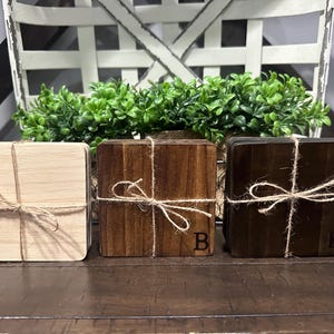 Juego de 4 posavasos de madera personalizados: monograma quemado, regalos de bar, regalo de inauguración de la casa, posavasos de madera, monograma, regalo de boda imagen 7