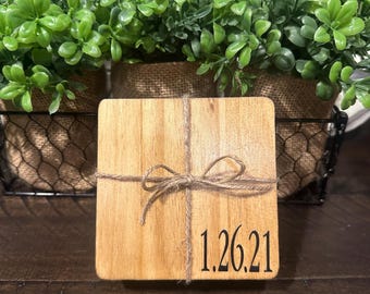 Gepersonaliseerde houten onderzetter set van 4 – datum, namen of monogram, barcadeaus, housewarming, houten onderzetters, monogram, huwelijkscadeau