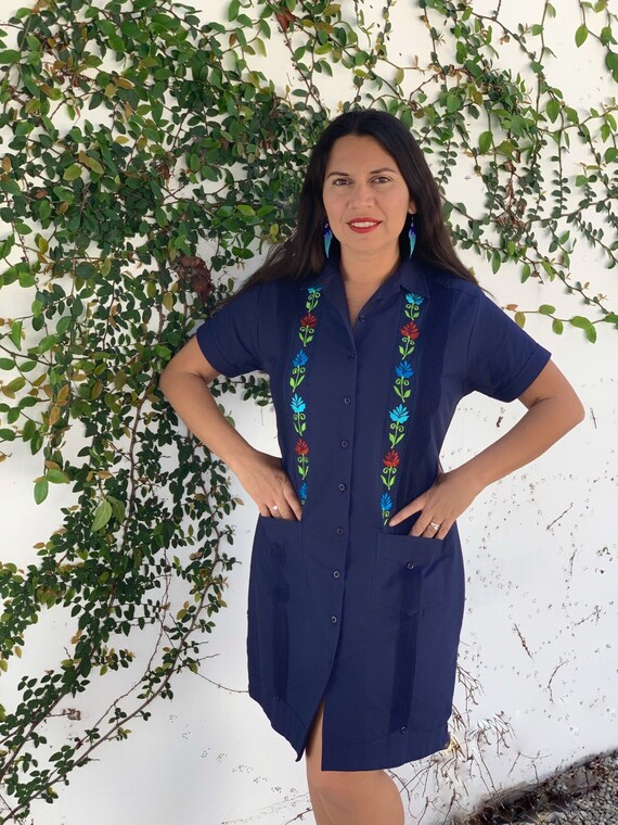 guayabera azul marino