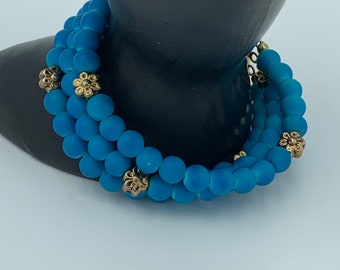Blauwe 3 strengen 7 inch kralenarmband