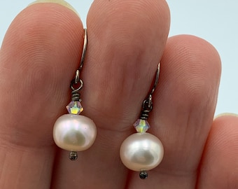 Rosa örhängen i sterlingsilver med sötvattenspärlor