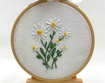 Daisy Embroidery Kit, Daisy craft kit, DIY Craft kit for Beginners, Gifts for friends, Flower art gift