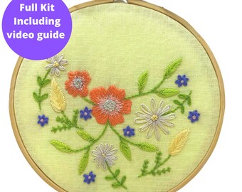 Floral wreath embroidery kit, Beginners embroidery, Easy Hand embroidery, Summer embroidery, Gift for mum