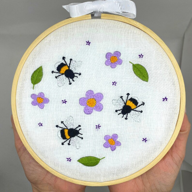 Bumble Bee and Daisy Embroidery Kit, DIY embroidery, Craft gift, Hand embroidery set, Modern Embroidery image 2