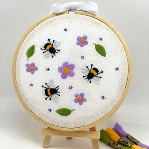 Bumble Bee and Daisy Embroidery Kit, DIY embroidery, Craft gift, Hand embroidery set, Modern Embroidery image 1