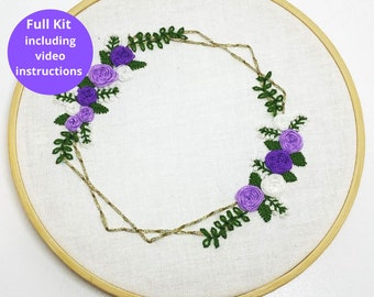 Floral wreath Embroidery kit, Embroidery pattern, Hoop art kit, Gift for mum, Christmas craft gift