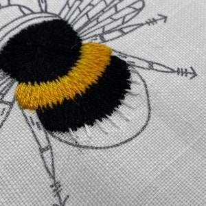 Bumble Bee PDF Embroidery Pattern, PDF Downloadable Pattern , DIY Bee ...