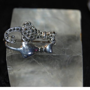 Knotted Tails Duo Kitty Cat Brooch in Vintage Sterling and Marcasite BKB-KBRCH44 image 4