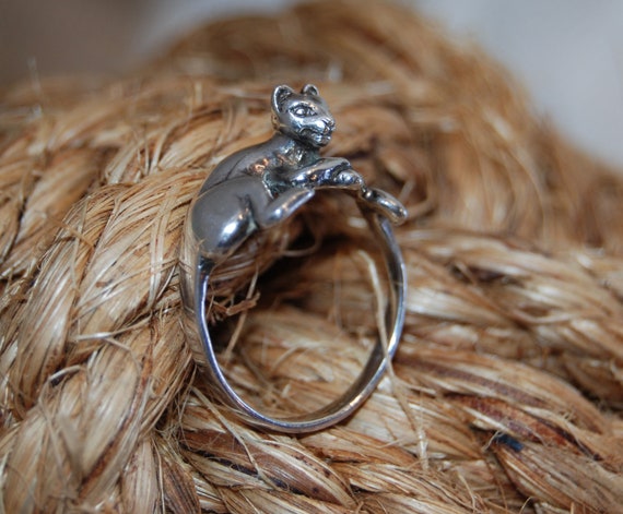 Delicately Detailed Kitty Cat Ring in Vintage Ste… - image 5