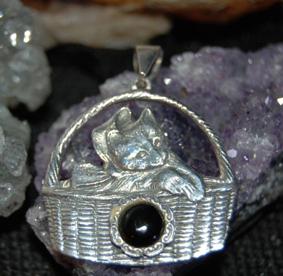 Vintage Sterling and Onyx Kitty Cat Sitting in a … - image 2