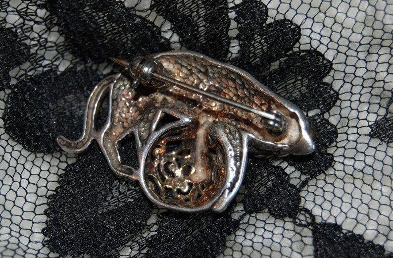 Jezlaine Vintage Sterling Feline Silver Kitty Cat with Filigree Yarn Art Noveau Bad Kitty at Play Brooch #BKB-KBRCH170