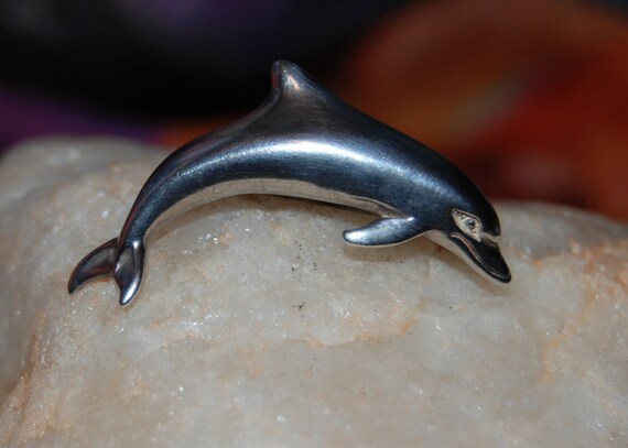 Vintage Sterling Silver Classic Dolphin Brooch - image 1