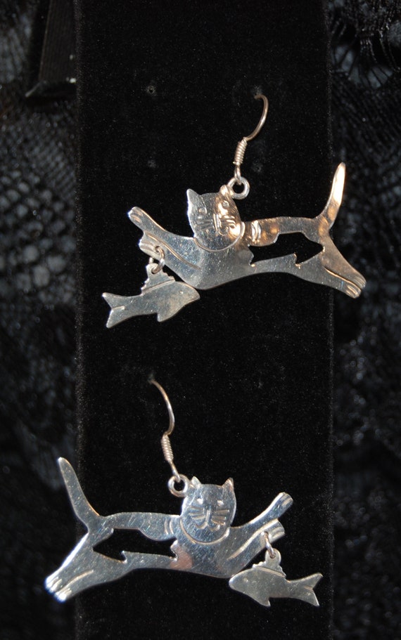 Vintage Kitty Cat with Cut Out Fish Sterling Earr… - image 4