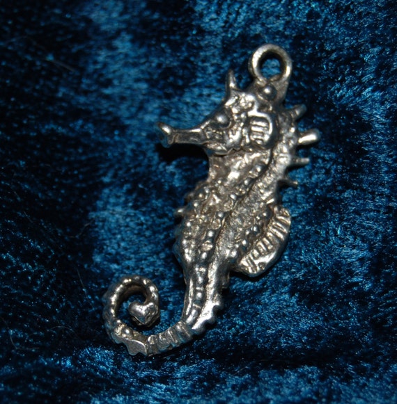 Vintage Sterling Silver Sea Horse Sea Dragon Pend… - image 1