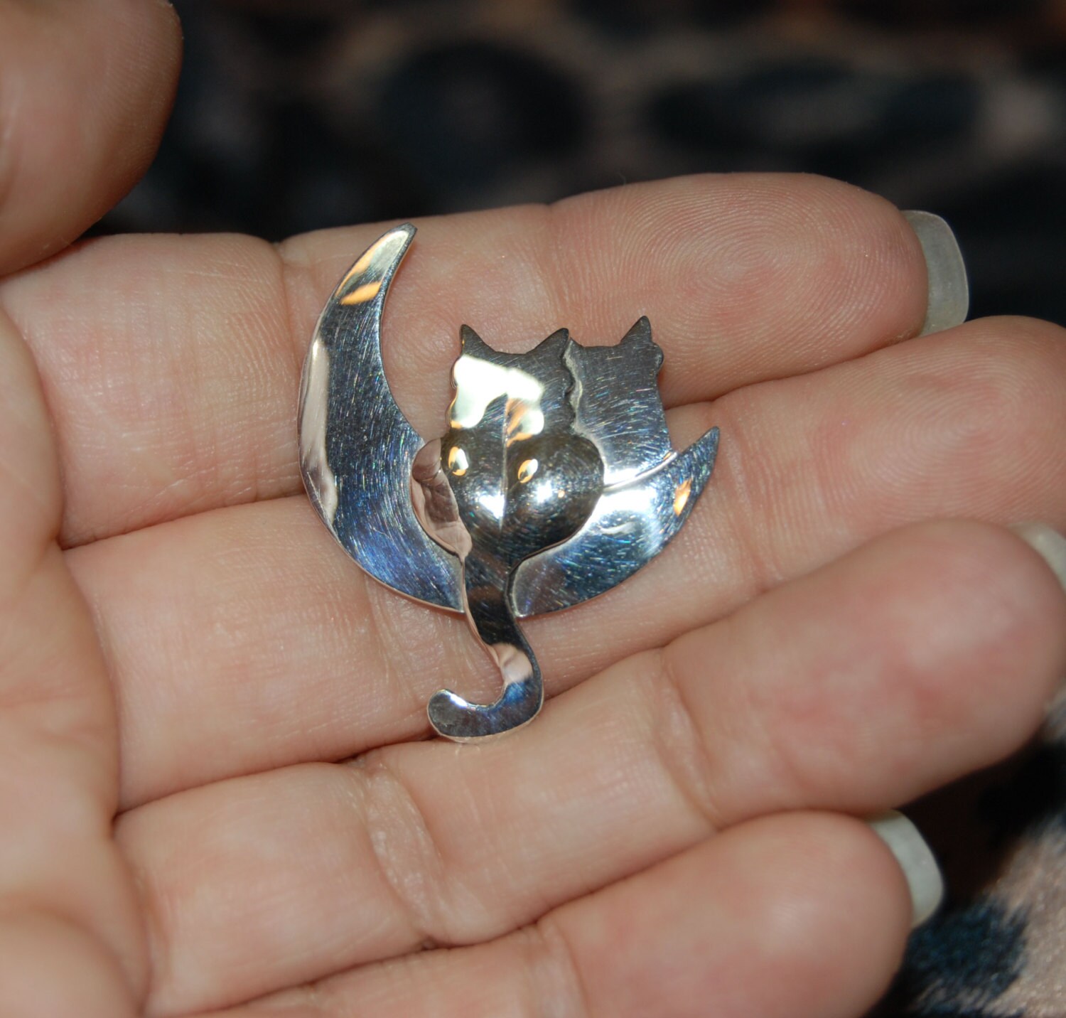 Far Fetched ブローチ Far fetched jewelry - Etsy 日本