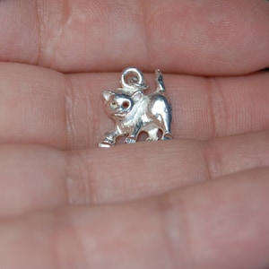 Tiny Kitty Cat Playful Vintage Pendant in Sterling #BKB-KCHRM123