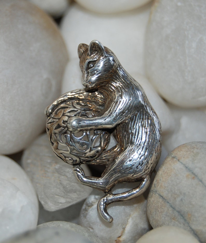 Jezlaine Vintage Sterling Feline Silver Kitty Cat with Filigree Yarn Art Noveau Bad Kitty at Play Brooch #BKB-KBRCH170