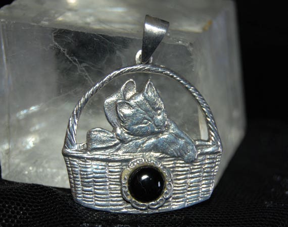 Vintage Sterling and Onyx Kitty Cat Sitting in a … - image 1