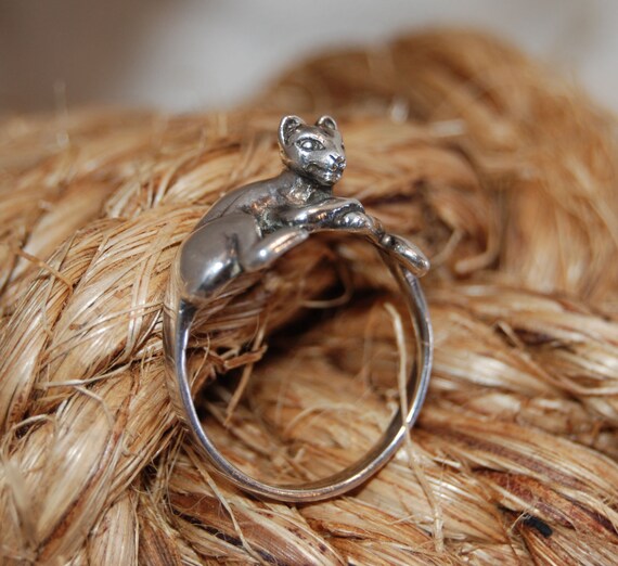 Delicately Detailed Kitty Cat Ring in Vintage Ste… - image 9