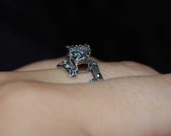 Vintage Sterling Silver and Marcasite Big Cat Lion Panther Leopard Paws Out Climbing Wrap Around Ring 925 #BKC-KWR65