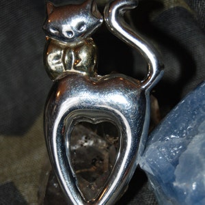 Vintage Retro Sterling Silver Kitty Bow Collared Polished Puffy Cat Feline Heart Shaped Modernist Brooch #BKB-KBRCH178