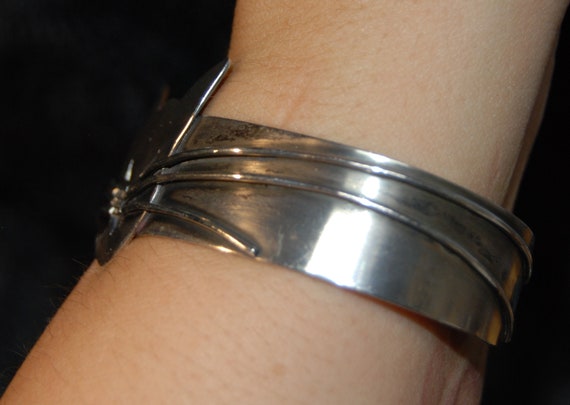 Large Unique Kitty Cat Face and Whisker Bangle Cu… - image 2