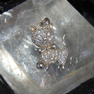 Vintage Mid Century Crystal Cat with a Bow Tie Pendant in Sterling #BKB-KCHRM09