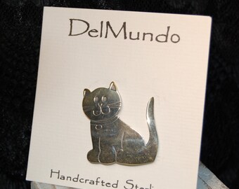 DelMundo Seated Happy Kitty Cat Brooch in Vintage Sterling New in Box Original Card Old Store Stock #BKB-KBRCH288