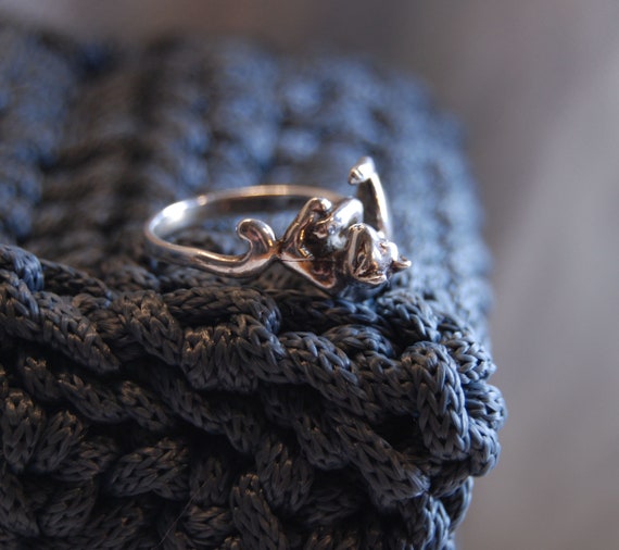 Delicately Detailed Kitty Cat Ring in Vintage Ste… - image 3