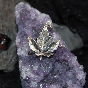 Vintage Canadian Maple Leaf Charm or Pendant in Sterling Silver #BKB-CHRM55