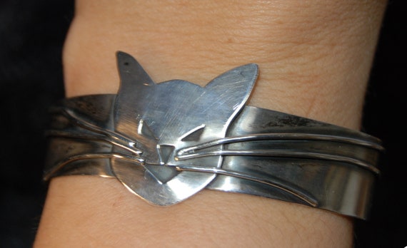 Large Unique Kitty Cat Face and Whisker Bangle Cu… - image 1