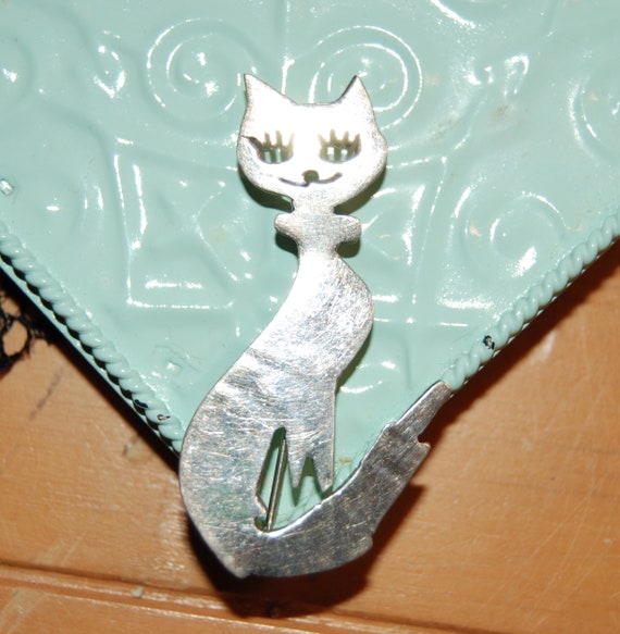 Mod Retro Kitty Cat Cut out Eyelashes and Bow Gir… - image 2