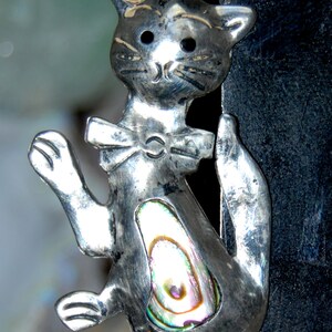 Vintage Sterling Silver Bow Tie Kitty Cat Feline Pin Brooch Paua Abalone Shell Inlay #BKB-KBRCH245