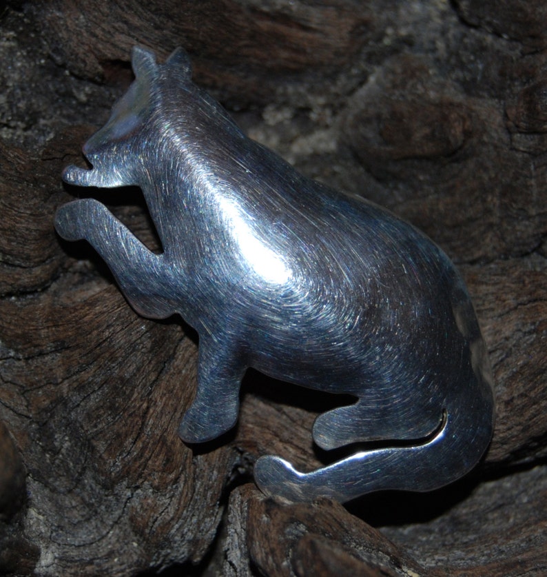 Vintage Retro Zirkus Sterling Silver Kitty Soft Polished Cat Feline Licking Paw Modernist Brooch #BKB-KBRCH135