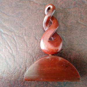 Wood double twist carving statue. W6 image 1