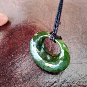 Nephrite jade faceted handbag pendant. S456