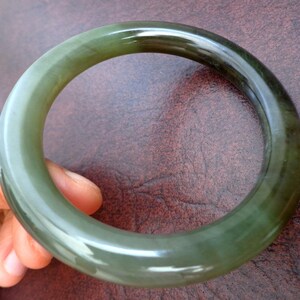 58 mm Nephrite jade round bangle bracelet. S131