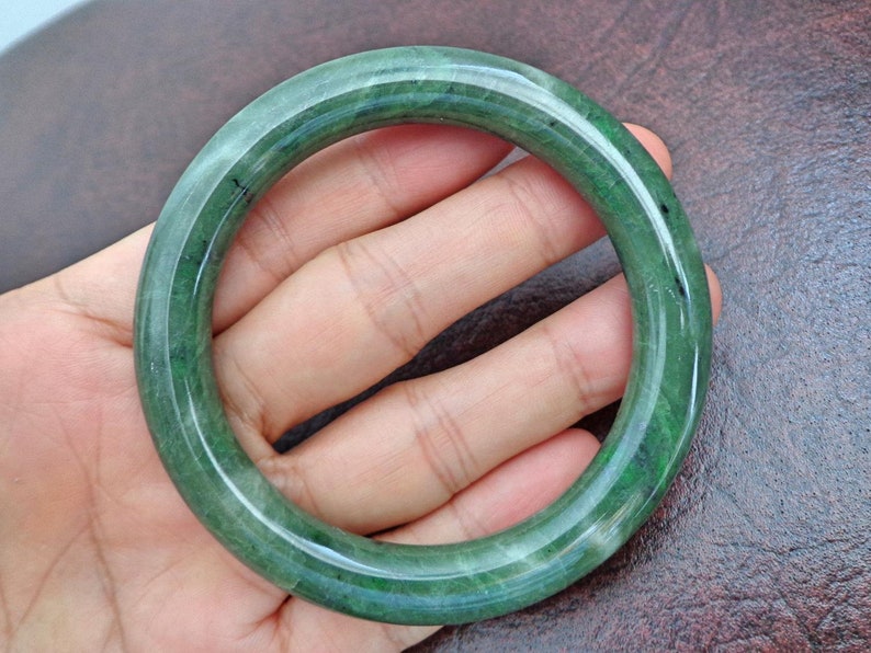 58 mm Nephrite jade round bangle bracelet. Dallas Mall Sacramento Mall S206