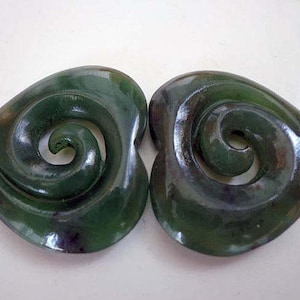 Nephrite jade Maori Koru heart earrings .S357