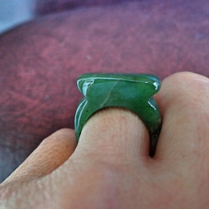 Size 7.5 Nephrite jade saddle ring. S554