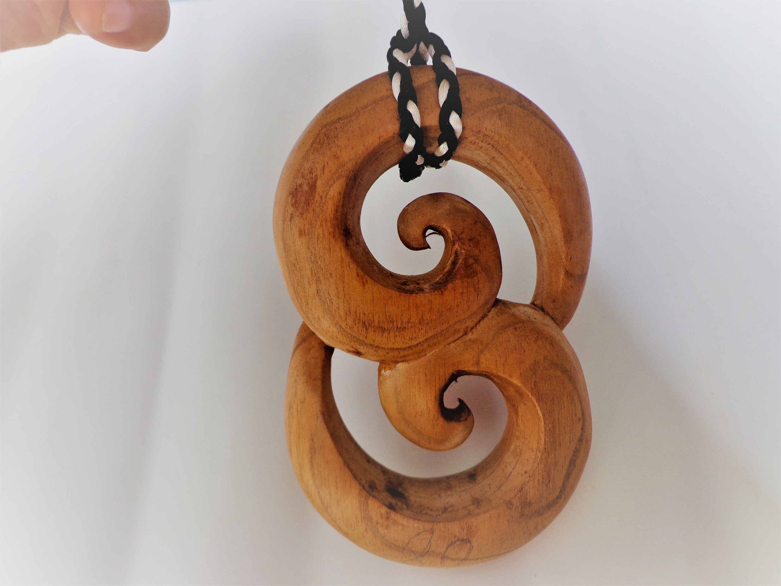 NZ Kiefernholz Double Maori Koru Ornament mit Schnur. W80 Etsy.de