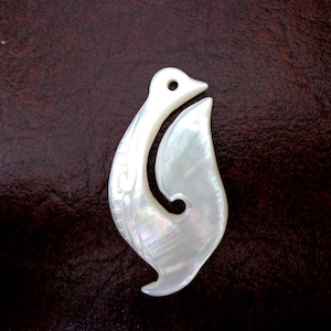 Conch shell spiral carving bird pendant . C9