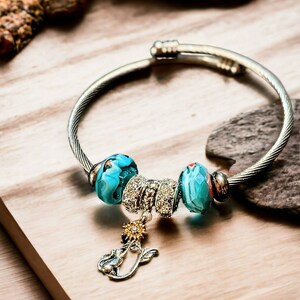 Verspieltes Kitty Euro Cuff Wickelarmband, Europäisches Bettelarmband