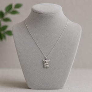 Highland Cow Necklace, 20 inch - Silver - - LadybugfeetDesigns -